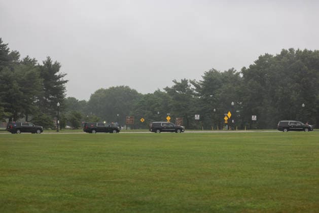 US President Donald Trump at East Potomac Golf Links - Washington DC The Presidential motorcade drives past the proposed location of US President Donald Trump s planned Triumphal Arch in Washington, DC, US, on Sunday, June 28, 2026. Trump has taken a number of steps to reshape the nation’s capital in his second term, including demolishing the White House East Wing to make way for a new ballroom, planning for the construction of a new triumphal arch, pledging to renovate the John F. Kennedy Center for the Performing Arts, and terminating a contract to run a trio of public golf courses in Washington. Photo by Tierney L. Cross EPA Pool ABACAPRESS.COM  Copyright: xPool ABACAx