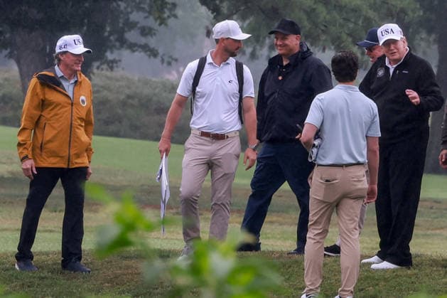 US President Donald Trump at East Potomac Golf Links - Washington DC Doug Burgum, US secretary of the interior, left, and US President Donald Trump, right, at East Potomac Golf Links in Washington, DC, US, on Sunday, June 28, 2026. Trump has taken a number of steps to reshape the nation’s capital in his second term, including demolishing the White House East Wing to make way for a new ballroom, planning for the construction of a new triumphal arch, pledging to renovate the John F. Kennedy Center for the Performing Arts, and terminating a contract to run a trio of public golf courses in Washington. Photo by Tierney L. Cross EPA Pool ABACAPRESS.COM  Copyright: xPool ABACAx
