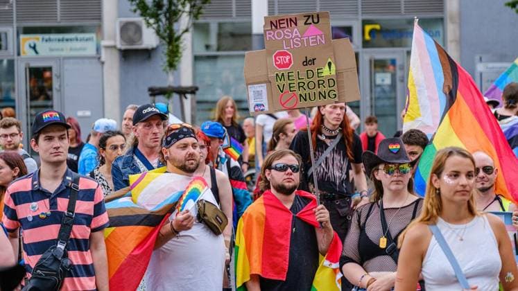 CSD Demo in Mülheim ** NUR FÜR REDAKTIONELLE ZWECKE ** EDITORIAL USE ONLY **<p>CSD Mülheim an der Ruhr Loud &amp; Proud Innenstadtdemo am Sonntag, 28. Juni 2026 in Mülheim.¨ Deutschland NRW Mülheim Copyright: ChristophxWojtyczka *** CSD Rally in Mülheim ** FOR EDITORIAL USE ONLY ** EDITORIAL USE ONLY ** CSD Mülheim an der Ruhr: Loud & Proud Downtown March on Sunday, June 28, 2026, in Mülheim, Germany, North Rhine-Westphalia (NRW), Mülheim. Copyright ChristophxWojtyczka Copyright: ChristophxWojtyczka doc86hjkf6wayf17ms1igfy ,EDITORIAL USE ONLY