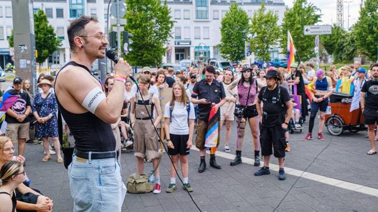 CSD Demo in Mülheim ** NUR FÜR REDAKTIONELLE ZWECKE ** EDITORIAL USE ONLY **<p>CSD Mülheim an der Ruhr Loud &amp; Proud Innenstadtdemo am Sonntag, 28. Juni 2026 in Mülheim.¨ Deutschland NRW Mülheim Copyright: ChristophxWojtyczka *** CSD Rally in Mülheim ** FOR EDITORIAL USE ONLY ** EDITORIAL USE ONLY ** CSD Mülheim an der Ruhr: Loud & Proud Downtown March on Sunday, June 28, 2026, in Mülheim, Germany, North Rhine-Westphalia (NRW), Mülheim. Copyright ChristophxWojtyczka Copyright: ChristophxWojtyczka doc86hjk9xn8ab1hf1uv6x ,EDITORIAL USE ONLY