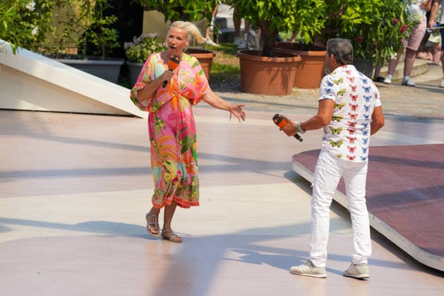 ZDF-Fernsehgarten 2026. Andrea (Kiwi) Kiewel und Markus Schöffl im ZDF Fernsehgarten mit dem Motto Sommerparty am 28.06.2026 in Mainz. Mainz ZDF Fernsehgarten Rheinland-Pfalz *** ZDF Fernsehgarten 2026: Andrea Kiwi Kiewel and Markus Schöffl on ZDF Fernsehgarten, themed Summer Party, on June 28, 2026, in Mainz, Rhineland-Palatinate