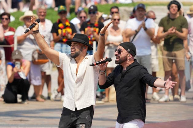 ZDF-Fernsehgarten 2026. Saenger Juan Daniel feat. Songwriter Gionathan im ZDF Fernsehgarten mit dem Motto Sommerparty am 28.06.2026 in Mainz. Mainz ZDF Fernsehgarten Rheinland-Pfalz *** ZDF Fernsehgarten 2026: Singer Juan Daniel featuring songwriter Gionathan at the ZDF Fernsehgarten, themed Summer Party, on June 28, 2026, in Mainz, Rhineland-Palatinate, ZDF Fernsehgarten