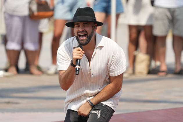 ZDF-Fernsehgarten 2026. Saenger Juan Daniel feat. Songwriter Gionathan im ZDF Fernsehgarten mit dem Motto Sommerparty am 28.06.2026 in Mainz. Mainz ZDF Fernsehgarten Rheinland-Pfalz *** ZDF Fernsehgarten 2026: Singer Juan Daniel featuring songwriter Gionathan at the ZDF Fernsehgarten, themed Summer Party, on June 28, 2026, in Mainz, Rhineland-Palatinate, ZDF Fernsehgarten
