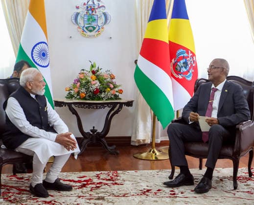 News Bilder des Tages RECORD DATE NOT STATED Prime Minister Narendra Modi meets Seychelles President Patrick Herminie Victoria Seychelles , Jun 28 (ANI): Prime Minister Narendra Modi meets Seychelles President Patrick Herminie, in Victoria on Sunday. (Narendra Modi Photo Gallery ANI Photo) Victoria Seychelles Copyright: xANIx ANI_20260628052