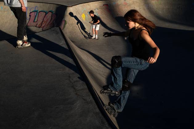 News Bilder des Tages June 28, 2026, Tbilisi, Georgia: Skateboarders ride inside a concrete skatepark in Tbilisi, Georgia. Tbilisi Georgia - ZUMAz174 20260628_zip_z174_001 Copyright: xMoexZoyarix
