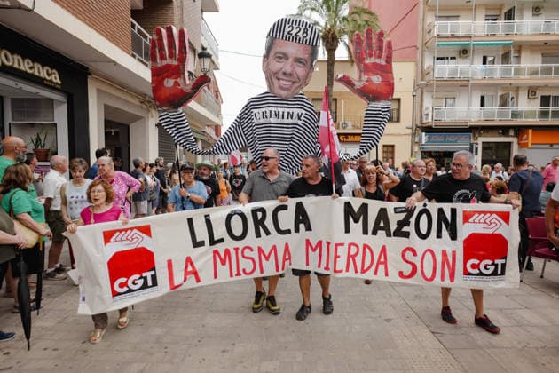 Protest in Paiporta Calling for the Removal of Immunity for Former President of the Generalitat Carlos Mazón Dozens of people gathered during a protest calling for the removal of immunity for former President of the Generalitat Carlos Mazón, in the Plaza de la Iglesia de Sant Jordi in Paiporta, on June 28, 2026, in Paiporta, Valencian Community, Spain. Organized by more than 200 civic, social, and labor organizations, along with associations of victims of the storm, the Local Emergency and Reconstruction Committees (CLER) and the Valencian Social Agreement (ASV) are demanding that Mazón appear before the court in Catarroja, where the case investigating the handling of the emergency on October 29, 2024, and the deaths of 230 people due to t  Copyright: xJorgexGilx 7628888