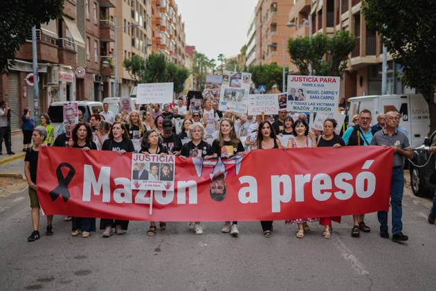 Protest in Paiporta Calling for the Removal of Immunity for Former President of the Generalitat Carlos Mazón Dozens of people gathered during a protest calling for the removal of immunity for former President of the Generalitat Carlos Mazón, in the Plaza de la Iglesia de Sant Jordi in Paiporta, on June 28, 2026, in Paiporta, Valencian Community, Spain. Organized by more than 200 civic, social, and labor organizations, along with associations of victims of the storm, the Local Emergency and Reconstruction Committees (CLER) and the Valencian Social Agreement (ASV) are demanding that Mazón appear before the court in Catarroja, where the case investigating the handling of the October 29, 2024, emergency and the deaths of 230 people due to the  Copyright: xJorgexGilx 7628896