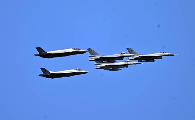 Belgian Air Force Days FLORENNES, BELGIUM - JUNE 28: F-35 and F-16 fighter jets of the Belgian Air Component perform a demonstration flight within the scope of the Belgian Air Force Days at Florennes Air Base in Florennes, Belgium on June 28, 2026. Dursun Aydemir Anadolu Brussels Belgium. Editorial use only. Please get in touch for any other usage.  Copyright: x2026xAnadoluxDursunxAydemirx