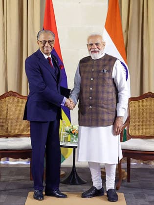 RECORD DATE NOT STATED PM Modi meets Mauritius PM, Navin Ramgoolam Victoria Seychelles , Jun 28 (ANI): Prime Minister Narendra Modi meets Prime Minister of Mauritius Navin Ramgoolam, in Victoria on Sunday. (@narendramodi X ANI Photo) Victoria Seychelles Copyright: xANIx ANI_20260628370