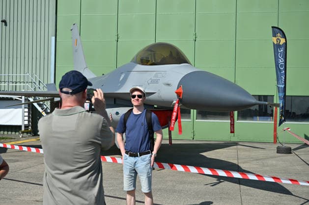 Belgian Air Force Days FLORENNES, BELGIUM - JUNE 28: Spectators and aviation enthusiasts watch the air show within the scope of the Belgian Air Force Days at Florennes Air Base in Florennes, Belgium on June 28, 2026. Dursun Aydemir Anadolu Brussels Belgium. Editorial use only. Please get in touch for any other usage.  Copyright: x2026xAnadoluxDursunxAydemirx
