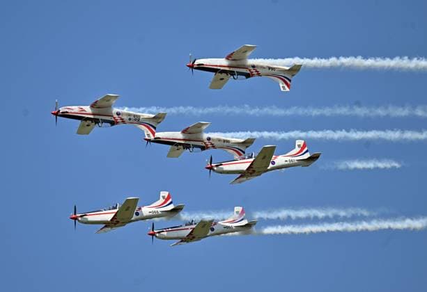 Belgian Air Force Days FLORENNES, BELGIUM - JUNE 28: Aircraft of The Victors formation display team perform a demonstration flight within the scope of the Belgian Air Force Days at Florennes Air Base in Florennes, Belgium on June 28, 2026. Dursun Aydemir Anadolu Brussels Belgium. Editorial use only. Please get in touch for any other usage.  Copyright: x2026xAnadoluxDursunxAydemirx