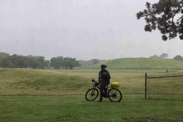 US President Trump Visits East Potomac Golf Links A Secret Service Agent patrols, at East Potomac Golf Links in Washington, DC, US, on Sunday, June 28, 2026. Trump has taken a number of steps to reshape the nation s capital in his second term, including demolishing the White House East Wing to make way for a new ballroom, planning for the construction of a new triumphal arch, pledging to renovate the John F. Kennedy Center for the Performing Arts, and terminating a contract to run a trio of public golf courses in Washington. WASHINGTON DC United States  Copyright: xPool ABACAx