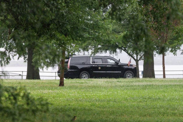 US President Trump Visits East Potomac Golf Links US President Donald Trump, leaves East Potomac Golf Links in Washington, DC, US, on Sunday, June 28, 2026. Trump has taken a number of steps to reshape the nation s capital in his second term, including demolishing the White House East Wing to make way for a new ballroom, planning for the construction of a new triumphal arch, pledging to renovate the John F. Kennedy Center for the Performing Arts, and terminating a contract to run a trio of public golf courses in Washington. WASHINGTON DC United States  Copyright: xPool ABACAx