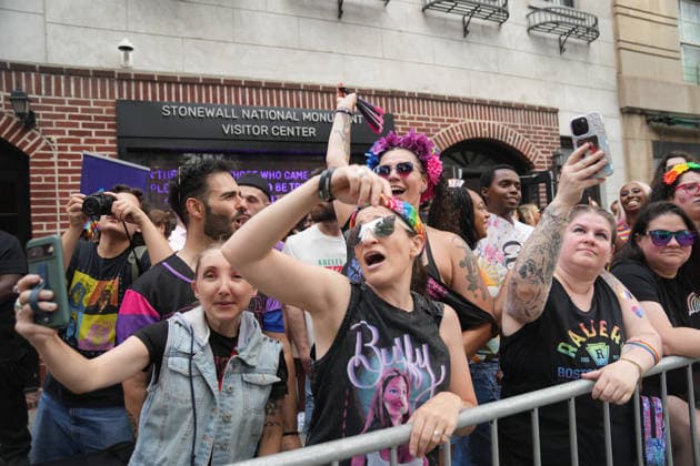 June 28, 2026, New Yok, New York, USA: People cheer at the Annual NYC Pride March on June 28, 2026 in New York. NYC s Pride March began as a demonstration honoring the 1969 Stonewall Riots, has evolved into a global symbol of LGBTQIA+ resilience, unity and activism. New Yok USA - ZUMAb148 20260628_zap_b148_068 Copyright: xBryanxSmithx