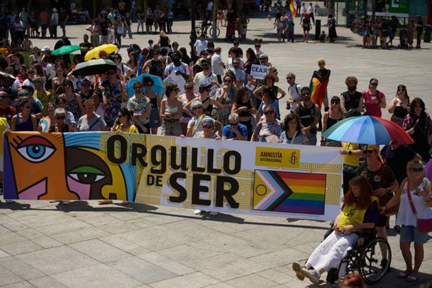 Gay Pride march in Pamplona, Spain - 28 Jun 2026 Amnesty International takes part during the Gay Pride march. Hundreds of people participated in the demonstration held to mark International LGBTI+ Pride Day. The main focus of the demonstration was the discrimination against the refugee community, and of course, respect from institutions, while some feminist groups are excluding transgender people. Pamplona Spain Copyright: xElsaxAxBravox xSOPAxImagesx GAY PRIDE 2026_EAB_3148 (7)