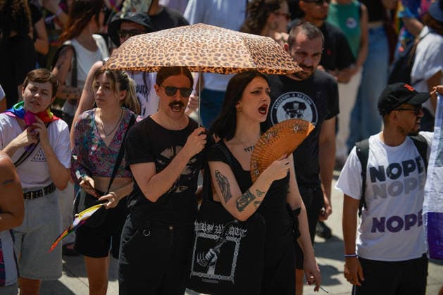 Gay Pride march in Pamplona, Spain - 28 Jun 2026 Two demonstrators with a Gothic aesthetic seen during Gay Pride march. Hundreds of people participated in the demonstration held to mark International LGBTI+ Pride Day. The main focus of the demonstration was the discrimination against the refugee community, and of course, respect from institutions, while some feminist groups are excluding transgender people. Pamplona Spain Copyright: xElsaxAxBravox xSOPAxImagesx GAY PRIDE 2026_EAB_3148 (17)