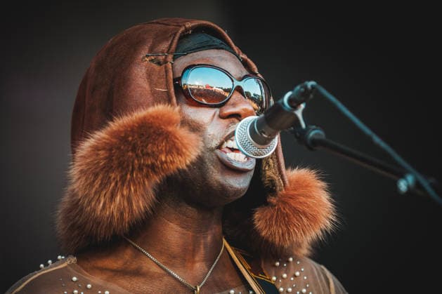 Entertainment Bilder des Tages Grande Mahogany live at Roskilde Festival 2026 Roskilde, Denmark. 28th, June 2026. The Finnish-Ghanaian singer and multi-instrumentalist Grande Mahogany performs a live concert during the Danish music festival Roskilde Festival 2026 in Roskilde. Denmark, Roskilde  Copyright: xGonzalesxPhoto ChristianxHjorthx