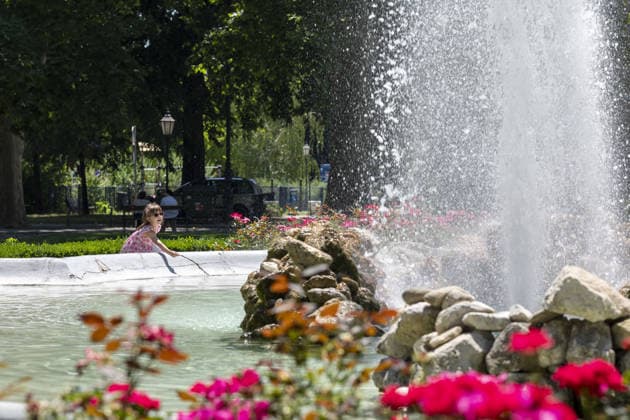Europe s deadly heatwave reaches Zagreb ZAGREB, CROATIA - JUNE 28: Kids play with a fountain pool during sunny and hot weather as heatwave affecting Europe reaches Zagreb, Croatia on June 28, 2026. According to the Croatian Meteorological and Hydrological Service (DHMZ), the highest daytime temperature is expected to reach around 29 degrees Celcius in the mountainous areas, while temperatures in central Zagreb are forecast to range between 35 and 37 degrees Celcius. Stipe Majic Anadolu Zagreb Croatia. Editorial use only. Please get in touch for any other usage.  Copyright: x2026xAnadoluxStipexMajicx
