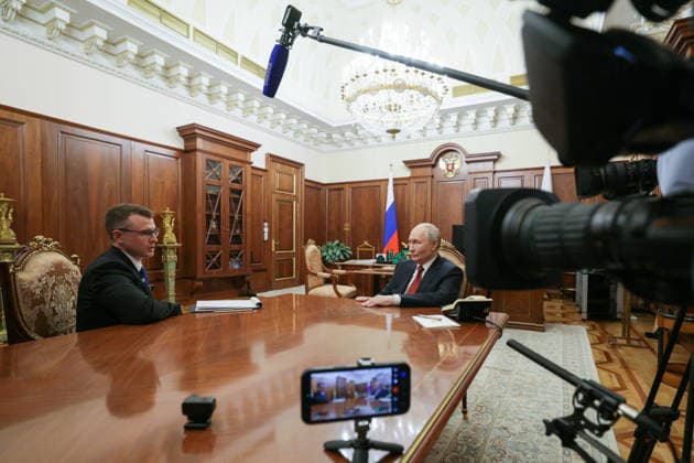 RUSSIA, MOSCOW - JUNE 28, 2026: Russia s President Vladimir Putin (R) during an interview with VGTRK journalist Pavel Zarubin Moscow Russia  - ZUMAt113 20260628_zaa_t113_287 Copyright: xGavriilxGrigorovx