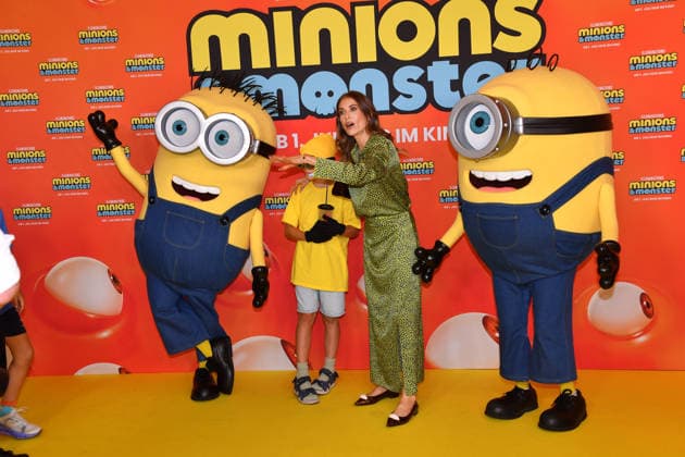 Cathy Hummels mit Sohn Ludwig Deutschlandpremiere Minions &Monster Mathäser Filmpalast München 28. Juni 2026 *** Cathy Hummels with her son Ludwig at the German premiere of *Minions: Monster Mathäser* at the Filmpalast in Munich on June 28, 2026
