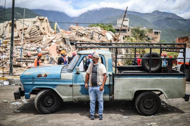 Daily life continues in La Guaira amid search and rescue efforts after Earthquakes LA GUAIRA, VENEZUELA - JUNE 28: A general view of daily life as search and rescue operations continue for survivors trapped under collapsed buildings following two powerful earthquakes, in the coastal state of La Guaira, Venezuela on June 28, 2026 Cem Tekkesinoglu Anadolu La Guaira Venezuela. Editorial use only. Please get in touch for any other usage.  Copyright: x2026xAnadoluxCemxTekkesinoglux