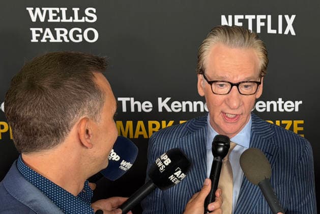 American comedian and television host Bill Maher speaks with reporters at the Kennedy Center in Washington, D.C, 28 June 2026. Comedian Bill Maher receives the Mark Twain Prize for American humor !ACHTUNG: NUR REDAKTIONELLE NUTZUNG!  Copyright: xOctavioxGuzmánx AME5540 20260629-55020740436_1