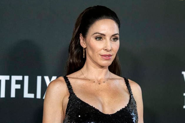 Whitney Cummings arrives on the red carpet before the 27th Mark Twain Prize for American Humor Award at the Kennedy Center for the Performing Arts in Washington DC on Sunday, June 28, 2026.  WAP20260628331 BONNIExCASH