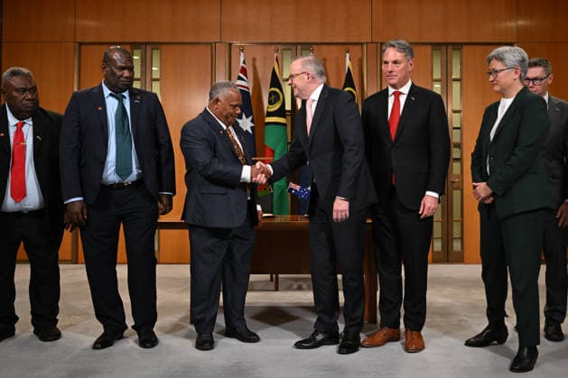 JOTHAM NAPAT AUSTRALIA VISIT, Prime Minister of Vanuatu Jotham Napat and Australian Prime Minister Anthony Albanese shake hands after signing the Nakamal agreement during the Australia Vanuatu Leaders™ Meeting at Parliament House in Canberra, Monday, June 29, 2026. ( NO ARCHIVING CANBERRA AUSTRALIAN CAPITAL TERRITORY AUSTRALIA  Copyright: xLUKASxCOCHx 20260629124711021735