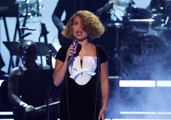 2026 BET Awards - Show Raye performs onstage during the 2026 BET Awards at Peacock Theater on June 28, 2026 in Los Angeles, California. Los Angeles Peacock Theater California United States Copyright: xCraSH imageSPACEx