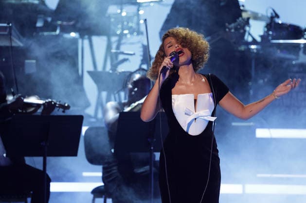 2026 BET Awards - Show Raye performs onstage during the 2026 BET Awards at Peacock Theater on June 28, 2026 in Los Angeles, California. Los Angeles Peacock Theater California United States Copyright: xCraSH imageSPACEx