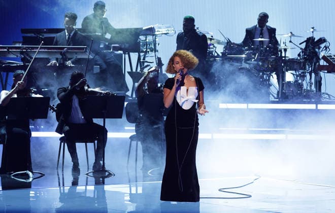 2026 BET Awards - Show Raye performs onstage during the 2026 BET Awards at Peacock Theater on June 28, 2026 in Los Angeles, California. Los Angeles Peacock Theater California United States Copyright: xCraSH imageSPACEx