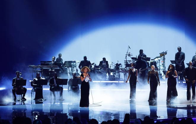 2026 BET Awards - Show Raye performs onstage during the 2026 BET Awards at Peacock Theater on June 28, 2026 in Los Angeles, California. Los Angeles Peacock Theater California United States Copyright: xCraSH imageSPACEx