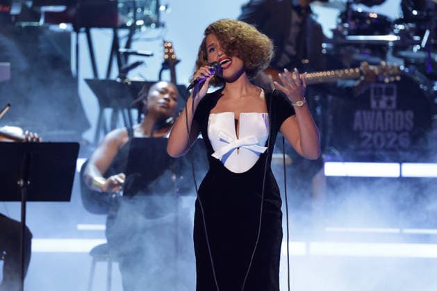 2026 BET Awards - Show Raye performs onstage during the 2026 BET Awards at Peacock Theater on June 28, 2026 in Los Angeles, California. Los Angeles Peacock Theater California United States Copyright: xCraSH imageSPACEx