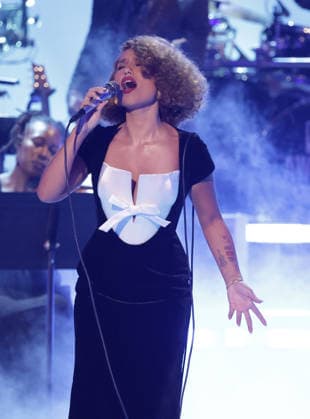 2026 BET Awards - Show Raye performs onstage during the 2026 BET Awards at Peacock Theater on June 28, 2026 in Los Angeles, California. Los Angeles Peacock Theater California United States Copyright: xCraSH imageSPACEx