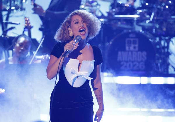 2026 BET Awards - Show Raye performs onstage during the 2026 BET Awards at Peacock Theater on June 28, 2026 in Los Angeles, California. Los Angeles Peacock Theater California United States Copyright: xCraSH imageSPACEx