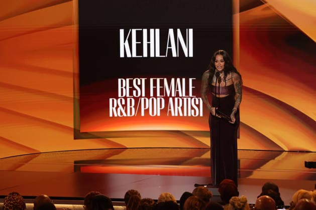 2026 BET Awards - Show Kehlani accepts the Best Female R&B Pop Artist award onstage during the 2026 BET Awards at Peacock Theater on June 28, 2026 in Los Angeles, California. Los Angeles Peacock Theater California United States Copyright: xCraSH imageSPACEx