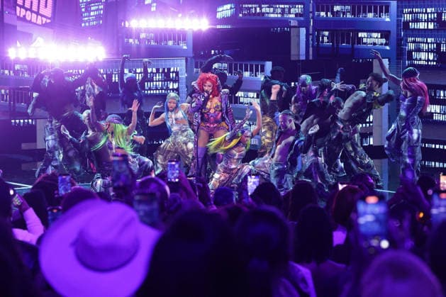 2026 BET Awards - Show Cardi B performs onstage during the 2026 BET Awards at Peacock Theater on June 28, 2026 in Los Angeles, California. Los Angeles Peacock Theater California United States Copyright: xCraSH imageSPACEx
