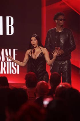 2026 BET Awards - Show Cardi B accepts the Best Female Hip Hop Artist award onstage during the 2026 BET Awards at Peacock Theater on June 28, 2026 in Los Angeles, California. . Los Angeles Peacock Theater California United States Copyright: xCraSH imageSPACEx