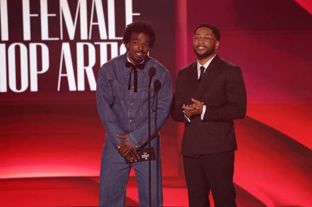 2026 BET Awards - Show Luke James, Jacob Latimore speak onstage during the 2026 BET Awards at Peacock Theater on June 28, 2026 in Los Angeles, California. Los Angeles Peacock Theater California United States Copyright: xCraSH imageSPACEx