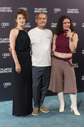 Seyneb Saleh, Moritz Bleibtreu und Anna Shirin Habedank bei der Premiere der ARD-Miniserie Ritus auf dem 43. Filmfest München 2026 in der Astor Film Lounge im Arri Kino. München, 28.06.2026 *** Seyneb Saleh, Moritz Bleibtreu, and Anna Shirin Habedank at the premiere of the ARD miniseries *Ritus* at the 43rd Munich Film Festival in 2026 at the Astor Film Lounge in the Arri Kino in Munich, June 28, 2026 Foto:xN.xKolinzx xFuturexImagex ritus_6643