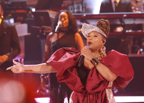 2026 BET Awards - Show Queen Latifah performs onstage during the 2026 BET Awards at Peacock Theater on June 28, 2026 in Los Angeles, California. Los Angeles Peacock Theater California United States Copyright: xCraSH imageSPACEx