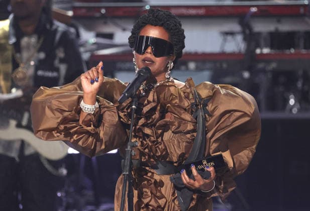 2026 BET Awards - Show Lauryn Hill performs onstage during the 2026 BET Awards at Peacock Theater on June 28, 2026 in Los Angeles, California. Los Angeles Peacock Theater California United States Copyright: xCraSH imageSPACEx
