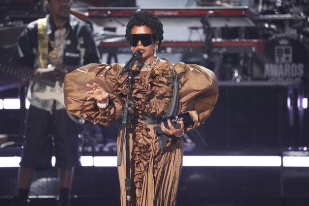 2026 BET Awards - Show Lauryn Hill performs onstage during the 2026 BET Awards at Peacock Theater on June 28, 2026 in Los Angeles, California. Los Angeles Peacock Theater California United States Copyright: xCraSH imageSPACEx