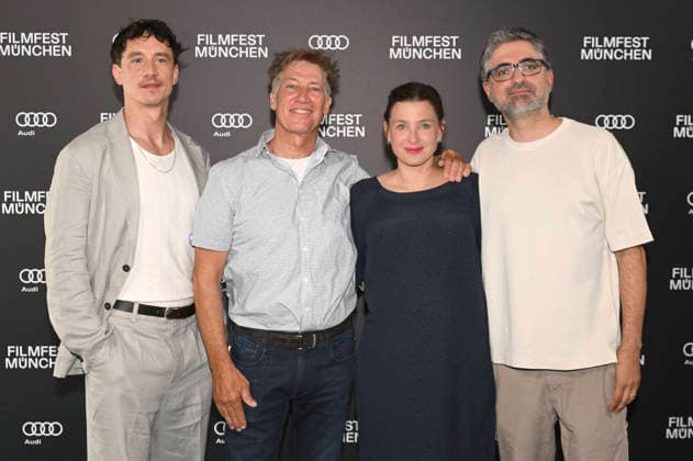 Laurence Rupp, Tobias Moretti, Martina Ebm und Umut Dag bei der Premiere der ARD ORF-Miniserie Gnadenlos - Gegen das Gesetz auf dem 43. Filmfest München 2026 in der Astor Film Lounge im Arri Kino. München, 28.06.2026 *** Laurence Rupp, Tobias Moretti, Martina Ebm, and Umut Dag at the premiere of the ARD ORF miniseries *Gnadenlos Gegen das Gesetz* at the 43rd Munich Film Festival 2026 in the Astor Film Lounge at the Arri Kino in Munich, June 28, 2026 Foto:xS.xReaghx xFuturexImagex gnadenlos_6605