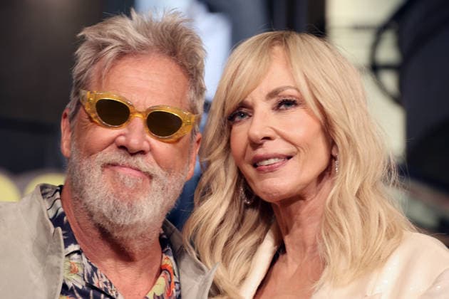 June 28, 2026, Los Angeles, California, USA: Jeff Bridges, Allison Janney at the premiere of Minions & Monsters at The Dolby Theatre. Los Angeles USA - ZUMAg107 20260628_zep_g107_085 Copyright: xNinaxPrommerx