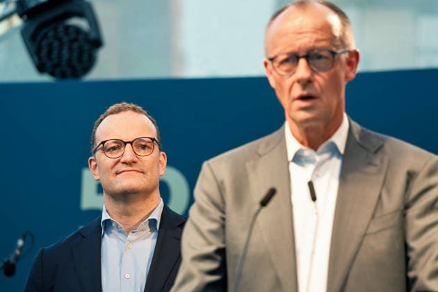 Berlin, 25.06.2026,das 50. PKM-Sommerfest im Kronprinzenpalais Unter den Linden. Veranstalter ist der Verein zur Förderung der Arbeit des Parlamentskreises Mittelstand e. V.,BK Friedrich Merz sowie Jens Spahn *** Berlin, June 25, 2026: The 50th PKM Summer Festival at the Kronprinzenpalais on Unter den Linden. The event is organized by the Association for the Promotion of the Work of the Parliamentary Group for Small and Medium-Sized Businesses (BK), with Friedrich Merz and Jens Spahn serving as organizers.