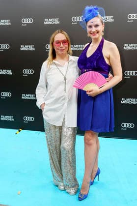 Miriam Dehne mit Gast bei der Premiere der ARD-Miniserie Selling Sex auf dem 43. Filmfest München 2026 im City Kino. München, 28.06.2026 *** Miriam Dehne with a guest at the premiere of the ARD miniseries *Selling Sex* at the 43rd Munich Film Festival 2026 at City Kino München, June 28, 2026 Foto:xN.xKolinzx xFuturexImagex sex_6613