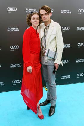 Julia Windischbauer und Joscha Baltha bei der Premiere der ARD-Miniserie Selling Sex auf dem 43. Filmfest München 2026 im City Kino. München, 28.06.2026 *** Julia Windischbauer and Joscha Baltha at the premiere of the ARD miniseries *Selling Sex* at the 43rd Munich Film Festival 2026 at City Kino München, June 28, 2026 Foto:xN.xKolinzx xFuturexImagex sex_6640