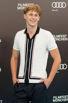 Tristan Lopez bei der Premiere des Kinofilms Everytime auf dem 43. Filmfest München 2026 in der Hochschule für Fernsehen und Film. München, 28.06.2026 *** Tristan Lopez at the premiere of the feature film *Everytime* at the 43rd Munich Film Festival in 2026 at the University of Television and Film Munich, June 28, 2026 Foto:xN.xKolinzx xFuturexImagex everytime_6608