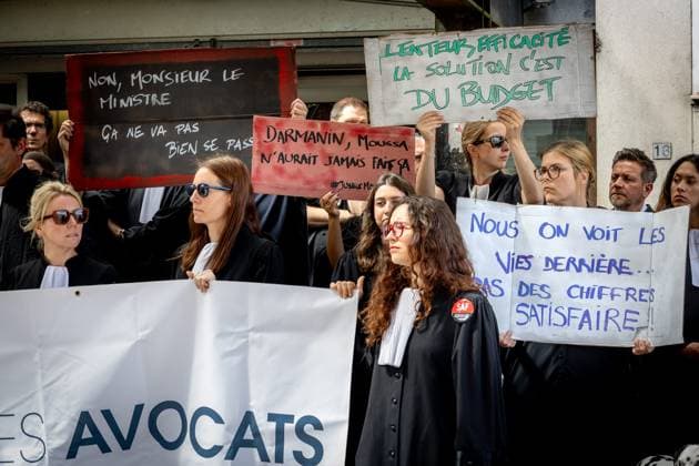 LILLE PROTEST JUSTICE JUDICIAL COURT PHOTOPQR VOIX DU NORD PASCAL BONNIERE 06 29 2026 LILLE 06 29 2026 Protest by lawyers and judges from the Lille Bar Association in front of the judicial court to demand more resources following the Lyhanna case, which revealed shortcomings. Photo by Pascal Bonniere, La Voix du Nord, Lille, France, June 29, 2026 Following the Lyhanna case, which highlighted the impunity enjoyed by child sex offenders in France, magistrates are demonstrating to demand more resources—even though their minister had stated that a lack of resources was not the problem HAUTS-DE-FRANCE France  Copyright: xPHOTOPQR VOIXxDUxNORD MAXPPPxPASCALxBONNIEREx 20260629VDN5131 20260629VDN5131